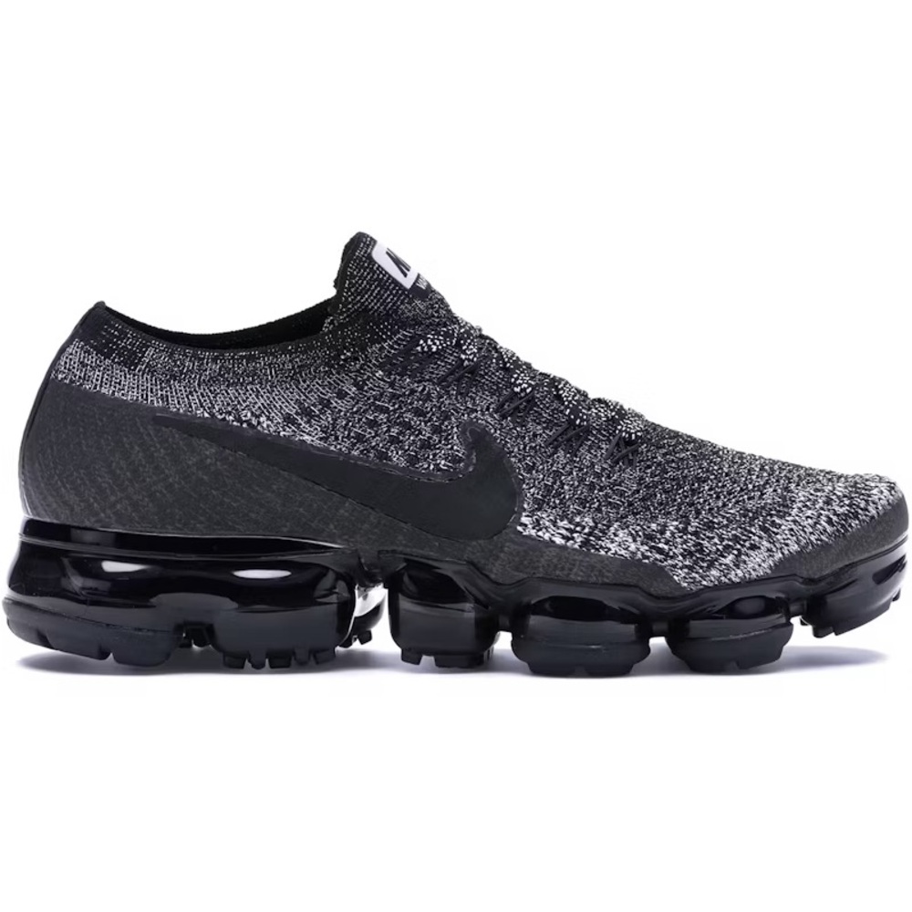 Nike Womens Black VaporMax Flyknit Shoes oreo